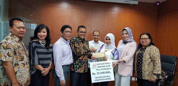 Penyerahan Bantuan untuk Korban Gempa Sulawesi Tengah ( palu dan Donggala ) dari Notaris di Kabupaten Bogor melalui Pengurus Pusat Ikatan Notaris Indonesia